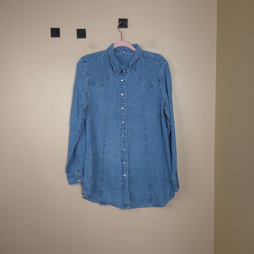 Vintage Mimi Maternity Long Sleeve Snap Button Denim Shirt in Medium Wash Size L